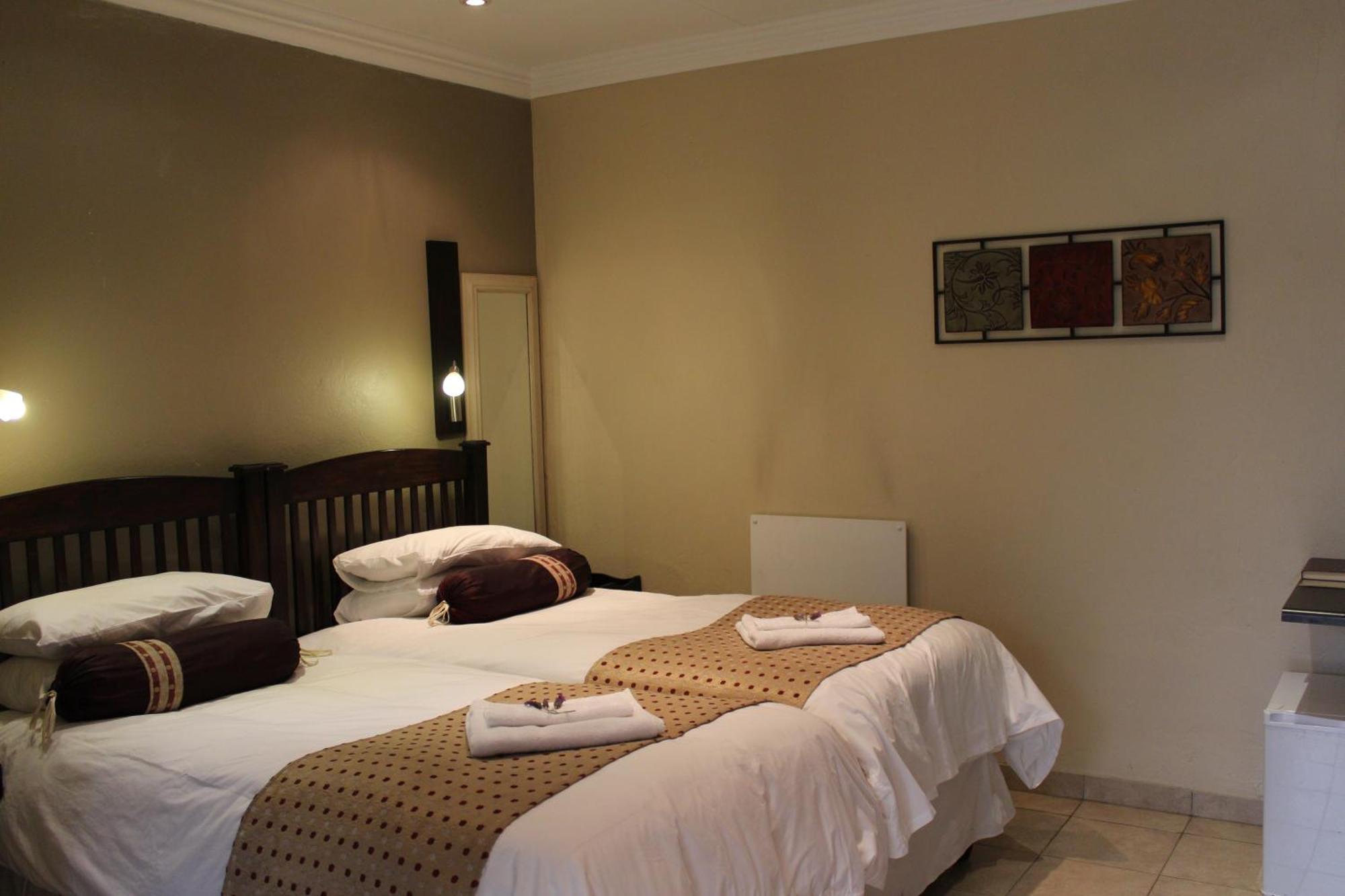 3 Liebeloft Guest House อีเดนเวล ภายนอก รูปภาพ