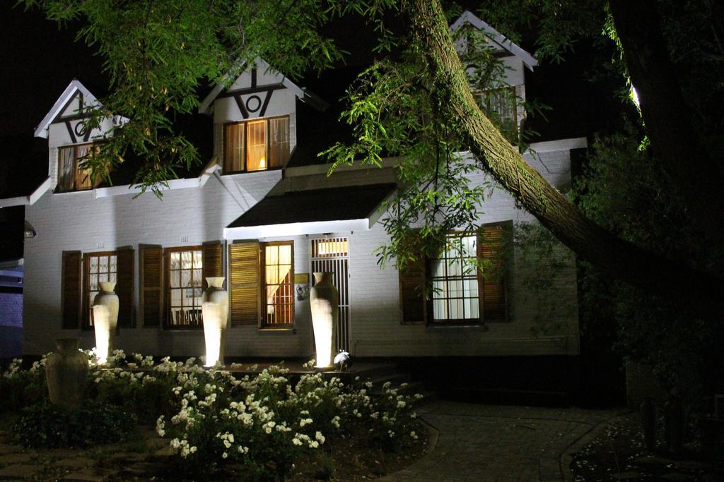 3 Liebeloft Guest House อีเดนเวล ภายนอก รูปภาพ