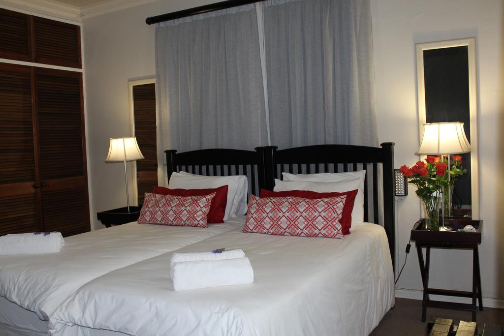 3 Liebeloft Guest House อีเดนเวล ภายนอก รูปภาพ