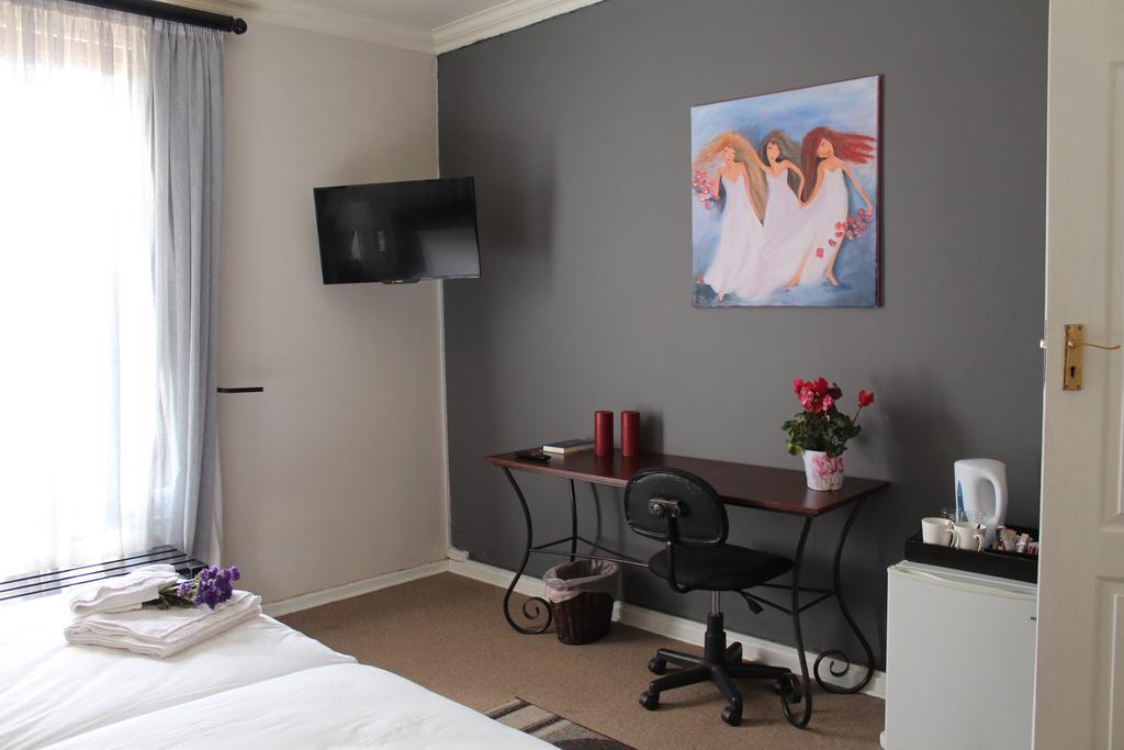 3 Liebeloft Guest House อีเดนเวล ภายนอก รูปภาพ