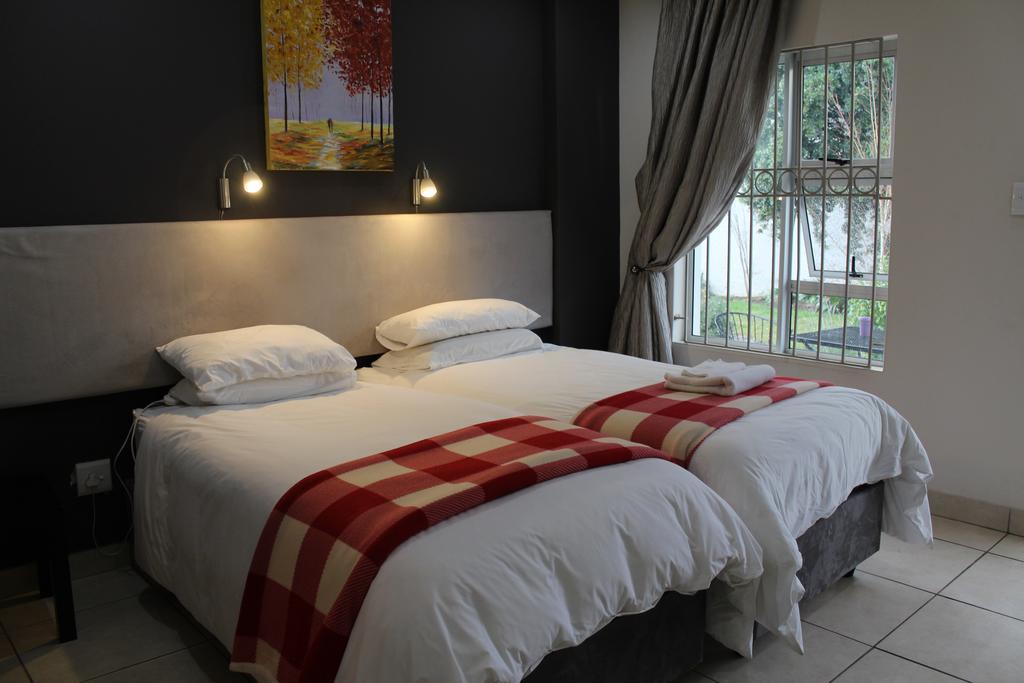 3 Liebeloft Guest House อีเดนเวล ภายนอก รูปภาพ