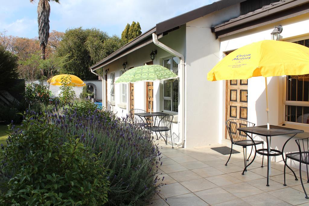 3 Liebeloft Guest House อีเดนเวล ภายนอก รูปภาพ