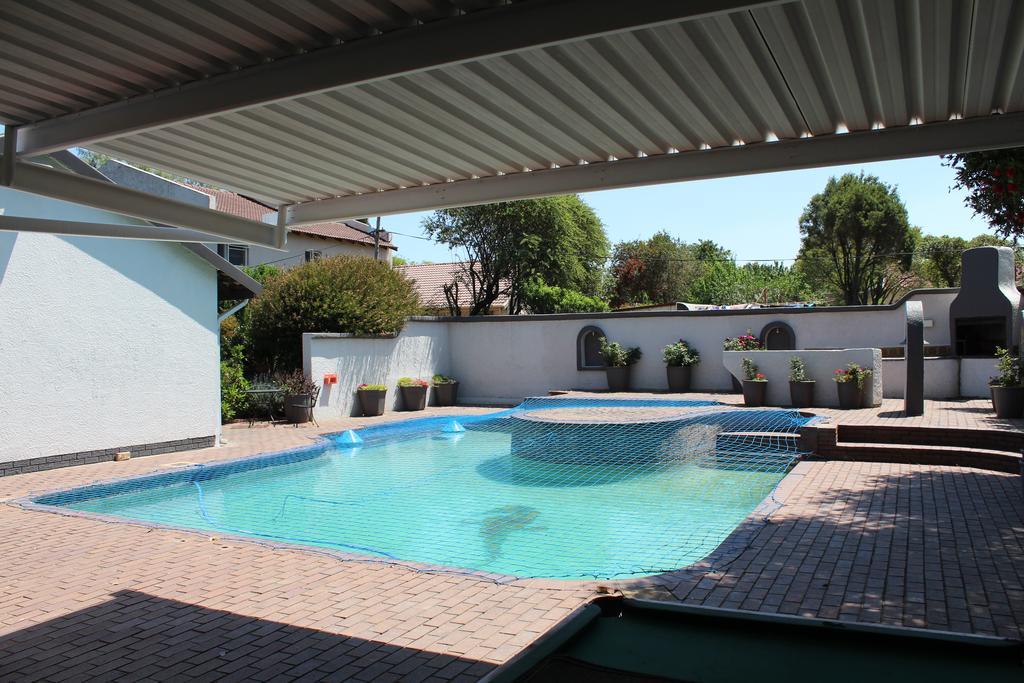 3 Liebeloft Guest House อีเดนเวล ภายนอก รูปภาพ