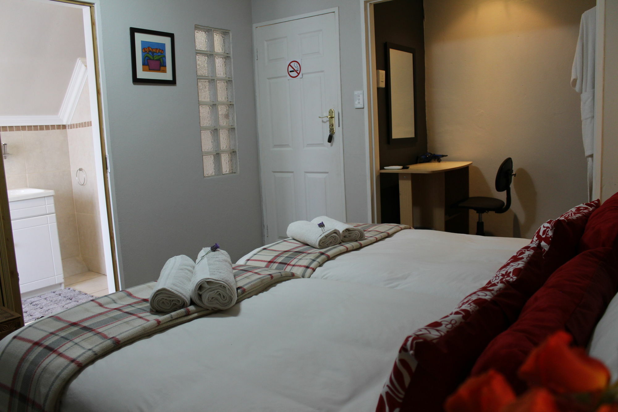 3 Liebeloft Guest House อีเดนเวล ภายนอก รูปภาพ